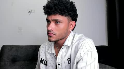 Snapshot of alessandro_vanni chatting on 6, 3, 2025 Alessandro Vanni online show from 6, 3, 2025