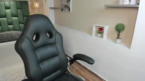 Snapshot of alessia_storm_ chatting on 3, 5, 2026 Alessia online show from 3, 5, 2026