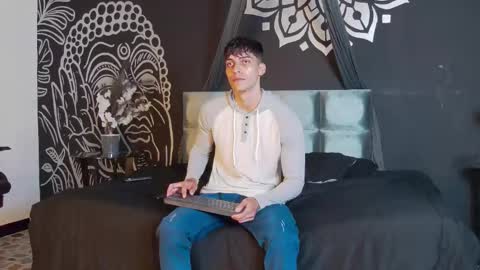 Alessio online show from 6, 11, 2025