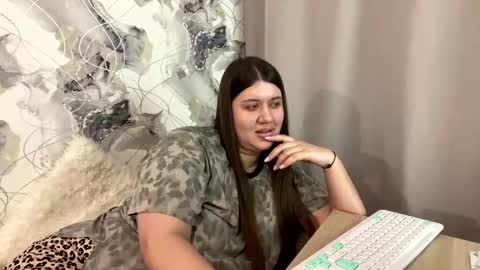 Aletta Oushen online show from 4, 2, 2025