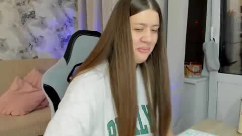 Aletta Oushen online show from 4, 10, 2025