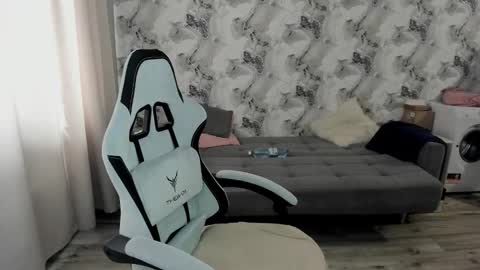 Aletta Oushen online show from 8, 3, 2026