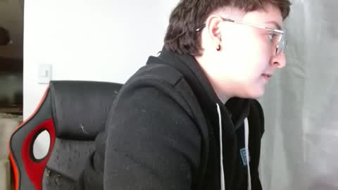 Snapshot of alex_parker07 chatting on 13, 5, 2026 Alex Parker online show from 13, 5, 2026