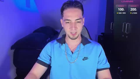 Snapshot of alex_smith0 chatting on 8, 10, 2025 online show from 8, 10, 2025