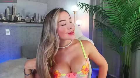 Alejandra online show from 12, 9, 2025