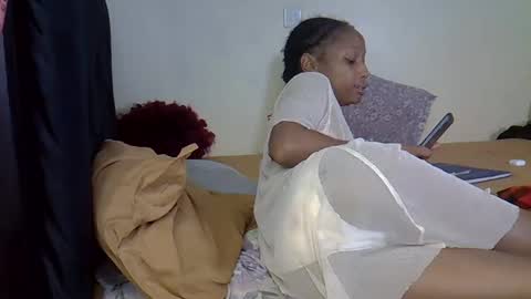 Snapshot of alexa_foxxie chatting on 5, 1, 2025 Alexa online show from 5, 1, 2025