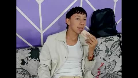 chicos hot online show from 5, 12, 2025