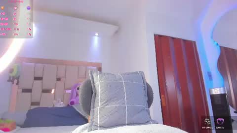Snapshot of alexandra_holms1 chatting on 6, 7, 2026 alexandra_holms1 online show from 6, 7, 2026