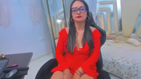 Alexandra Milff  online show from 19, 10, 2025
