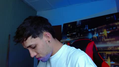 alexgiraldo__ online show from 12, 4, 2026