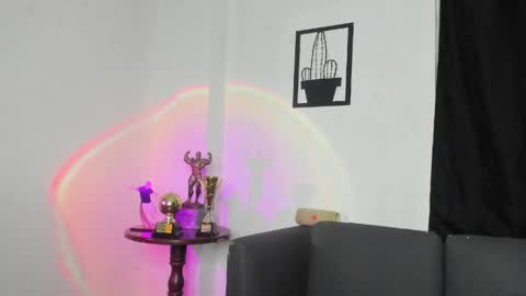 ALEX ROYCE  online show from 21, 5, 2026
