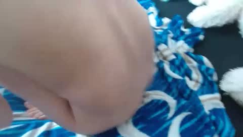 Snapshot of alexvsluisa chatting on 17, 12, 2024 alex y luisa online show from 17, 12, 2024