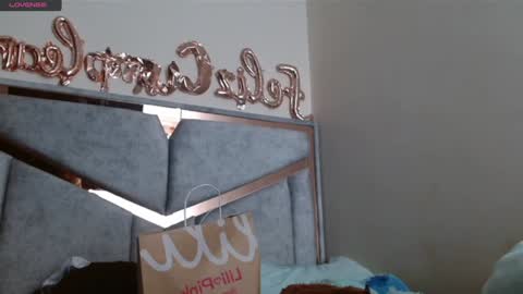 Snapshot of alexvsluisa chatting on 21, 12, 2024 alex y luisa online show from 21, 12, 2024
