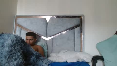 alex y luisa online show from 15, 4, 2026