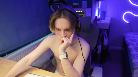 Alexycutie online show from 26, 4, 2026