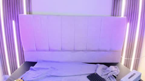 alice_26__ online show from 9, 7, 2026