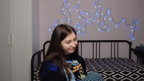 Snapshot of alice_________________________ chatting on 11, 12, 2024 Alice online show from 11, 12, 2024