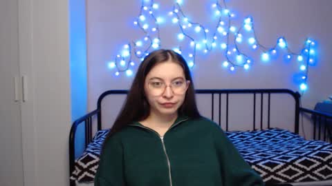 Snapshot of alice_________________________ chatting on 12, 1, 2025 Alice online show from 12, 1, 2025