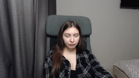 Snapshot of alice_________________________ chatting on 1, 2, 2025 Alice online show from 1, 2, 2025