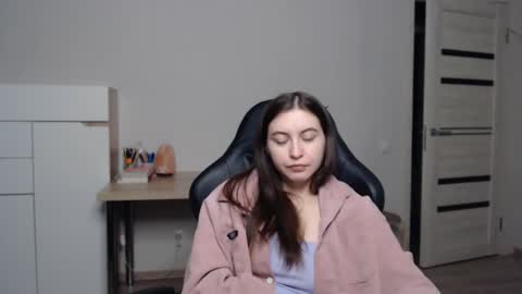 Snapshot of alice_________________________ chatting on 2, 3, 2025 Alice online show from 2, 3, 2025