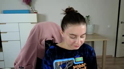 Snapshot of alice_________________________ chatting on 21, 9, 2025 Alice online show from 21, 9, 2025