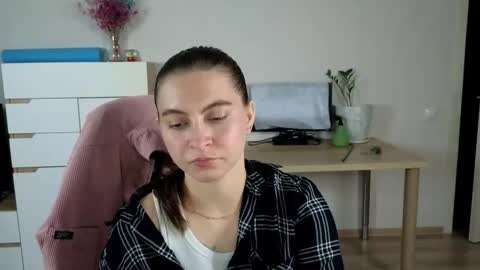 Snapshot of alice_________________________ chatting on 29, 9, 2025 Alice online show from 29, 9, 2025