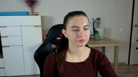 Snapshot of alice_________________________ chatting on 3, 10, 2025 Alice online show from 3, 10, 2025