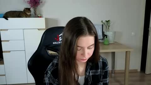 Snapshot of alice_________________________ chatting on 4, 10, 2025 Alice online show from 4, 10, 2025