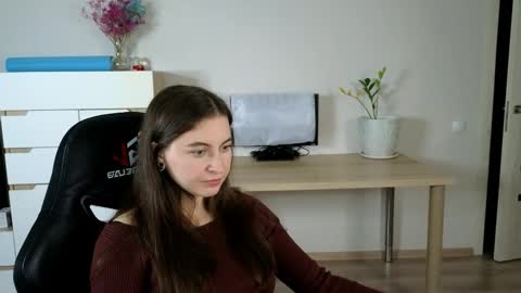 Snapshot of alice_________________________ chatting on 15, 10, 2025 Alice online show from 15, 10, 2025