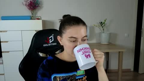 Snapshot of alice_________________________ chatting on 16, 10, 2025 Alice online show from 16, 10, 2025