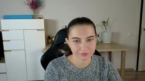 Snapshot of alice_________________________ chatting on 18, 10, 2025 Alice online show from 18, 10, 2025