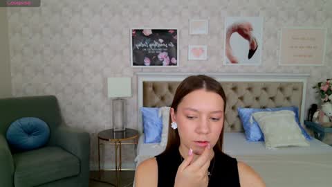 Snapshot of alice_charmy chatting on 24, 1, 2025 Alice in Wonderland online show from 24, 1, 2025