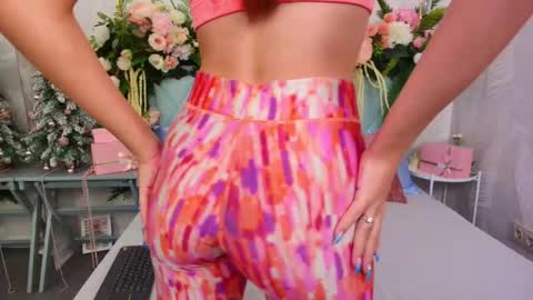 Snapshot of alice_charmy chatting on 19, 12, 2025 Alice in Wonderland online show from 19, 12, 2025