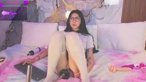 Snapshot of alice_cute77 chatting on 17, 7, 2026 Mey online show from 17, 7, 2026