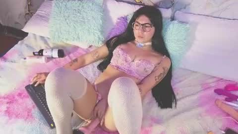 Snapshot of alice_cute77 chatting on 18, 7, 2026 Mey online show from 18, 7, 2026