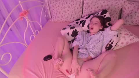 Snapshot of alice_kinky_girl chatting on 16, 12, 2024 Alice online show from 16, 12, 2024