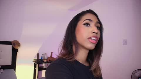 Snapshot of alice_massiel chatting on 12, 12, 2024 online show from 12, 12, 2024