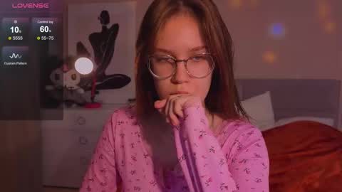 Snapshot of alice_miiiller chatting on 13, 10, 2025 Alice online show from 13, 10, 2025