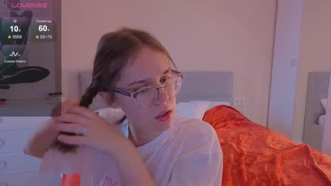 Snapshot of alice_miiiller chatting on 14, 10, 2025 Alice online show from 14, 10, 2025
