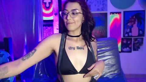      online show from 21, 1, 2025