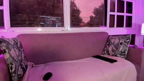 alice_simpson1 online show from 28, 9, 2025
