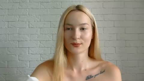 Snapshot of alice_sweet_01 chatting on 24, 6, 2026 Alice online show from 24, 6, 2026