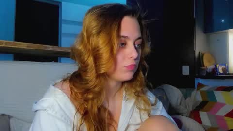 Snapshot of alice_wander chatting on 9, 11, 2025 Alice online show from 9, 11, 2025