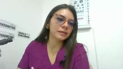 Snapshot of alicee16 chatting on 4, 1, 2025 alicee16 online show from 4, 1, 2025