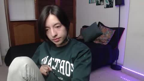 Snapshot of alicee_logan_ chatting on 17, 10, 2025 alicee_logan_ online show from 17, 10, 2025