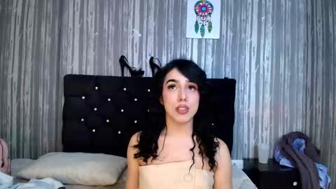 Snapshot of alicee_moonn chatting on 19, 12, 2025 alicee_moonn online show from 19, 12, 2025