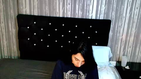 Snapshot of alicee_moonn chatting on 25, 2, 2026 alicee_moonn online show from 25, 2, 2026