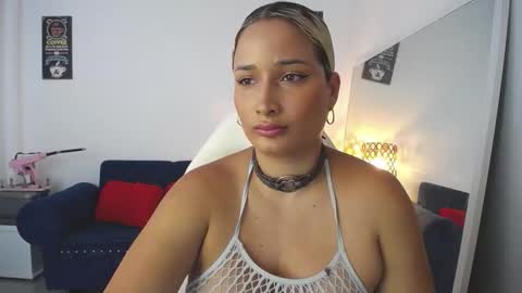 Alicia    1000 PM - 600 AM COLOMBIAN TIME online show from 17, 12, 2025