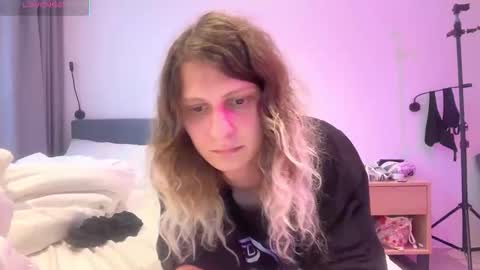 AlicePinkhead online show from 21, 10, 2025