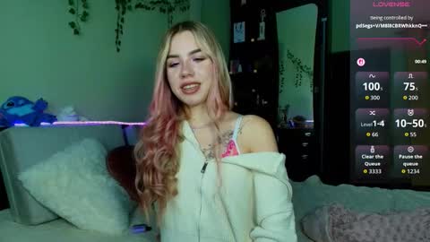 Snapshot of alicetenshi chatting on 7, 10, 2025 Sweet  Alice online show from 7, 10, 2025